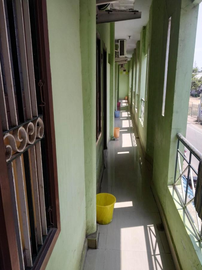 Meera Lodge Chidambaram Buitenkant foto