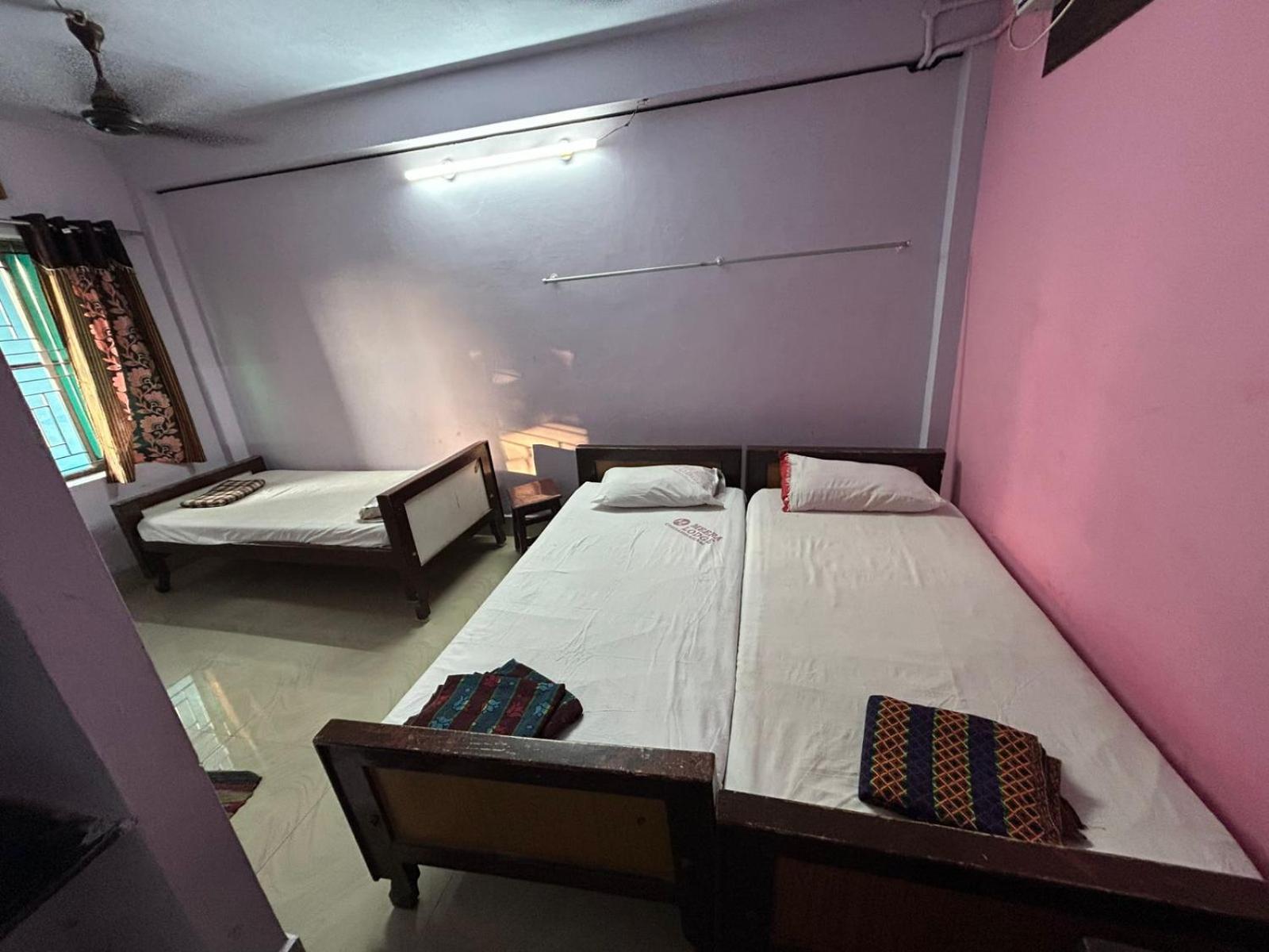 Meera Lodge Chidambaram Buitenkant foto