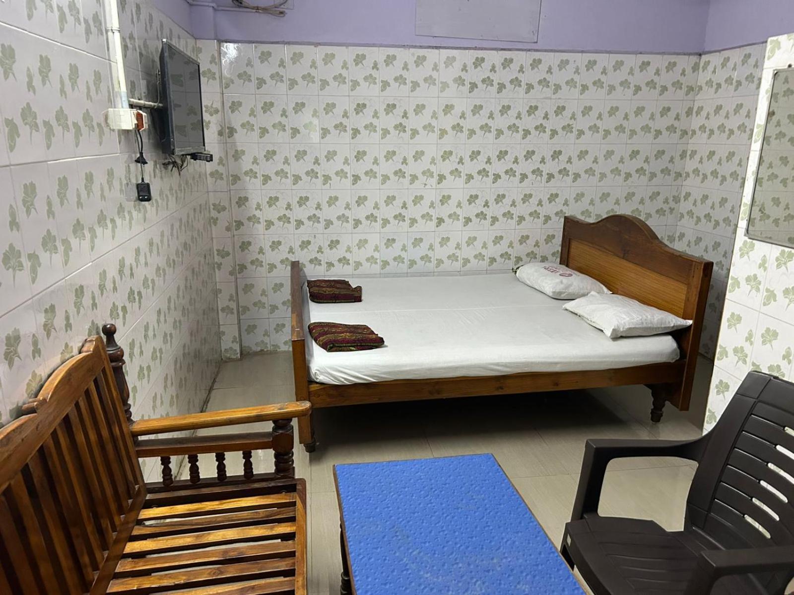 Meera Lodge Chidambaram Buitenkant foto