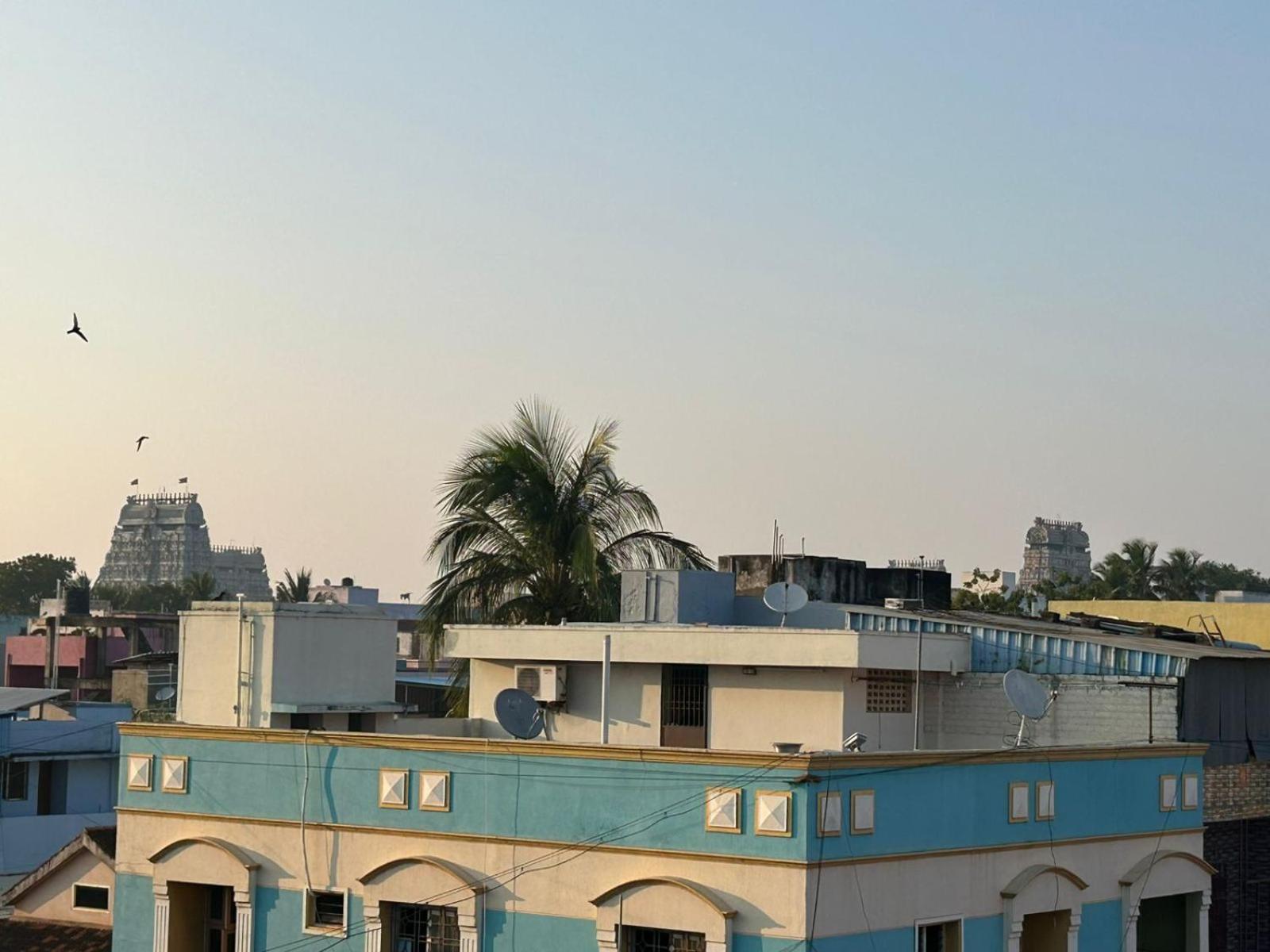 Meera Lodge Chidambaram Buitenkant foto